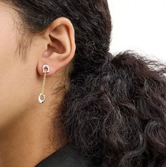 COACH- Signature Pave C Linear Earrings 💛🤍 - Picture 6 of 8